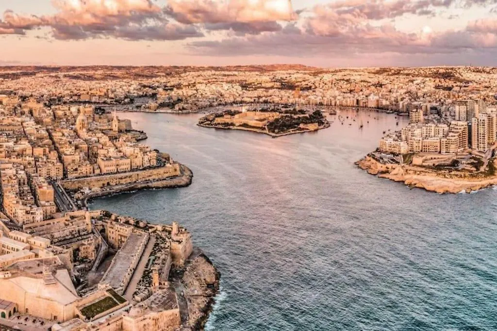 Sea View Penthouse In Tas-Sliema Appartamento
